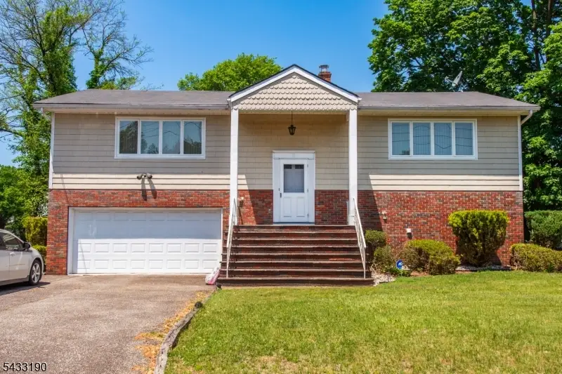 8 Carlos Dr, Fairfield, NJ 07004 - #1