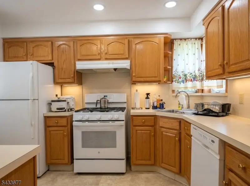 1255 Tuxedo Sq, Teaneck, NJ 07666 - #2