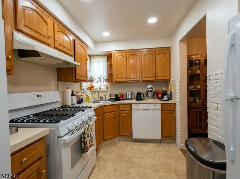 1255 Tuxedo Sq, Teaneck, NJ 07666 - #3