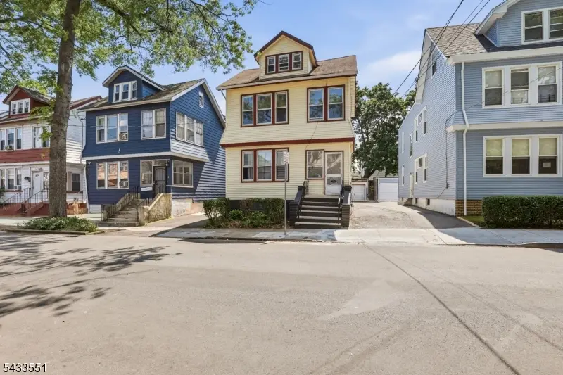 28 Underwood St, Newark, NJ 07106 - #3
