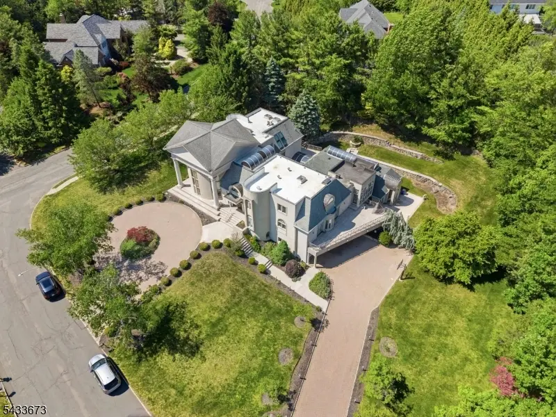 1 Brighton Ct, Livingston, NJ 07039 - #3