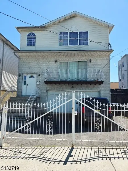 92 E Bigelow St, Newark City, NJ 07114