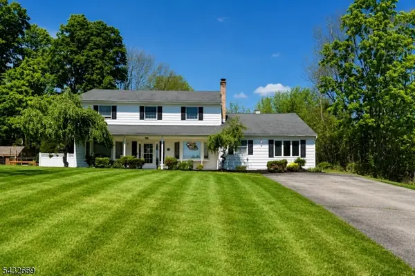 25 Carol Dr, Vernon Twp., NJ 07418