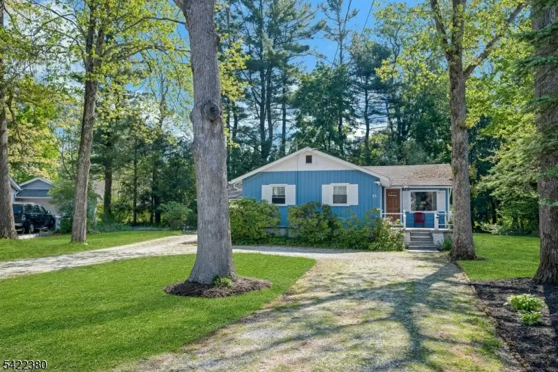 23 Cottonwood Ct, Stockholm, NJ 07460 - #1