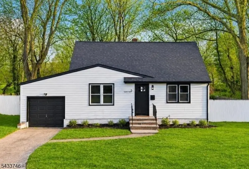 5 Lois Ave, East Brunswick, NJ 08816 - #1