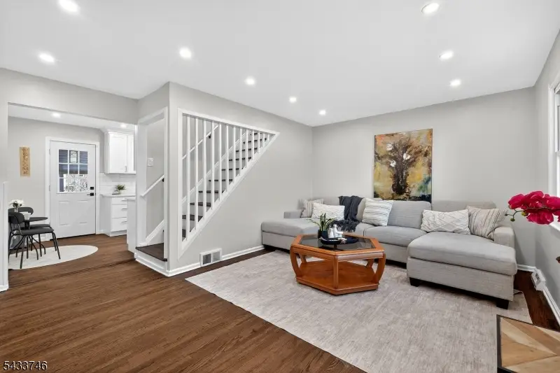 5 Lois Ave, East Brunswick, NJ 08816 - #2