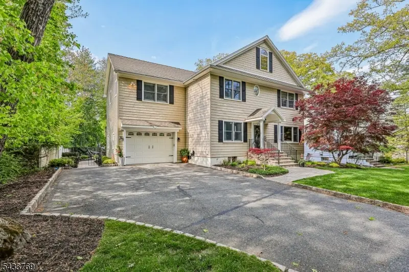 129 Woodland Ave, Ramsey, NJ 07446 - #2
