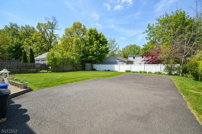 9 Pine St, Midland Park, NJ 07432 - #3