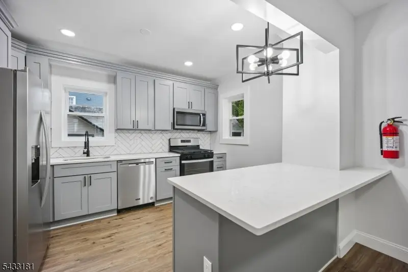 18 Hilton Ave, Maplewood, NJ 07040 - #1