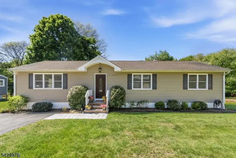 6 Oak Dr, Randolph, NJ 07869 - #1