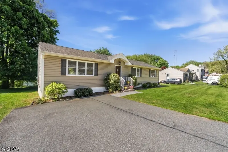6 Oak Dr, Randolph, NJ 07869 - #3