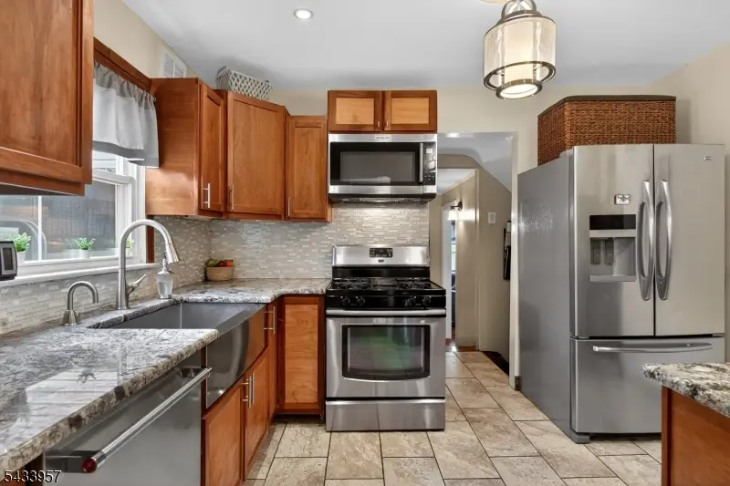 7 Spier Dr, Livingston, NJ 07039 - #3