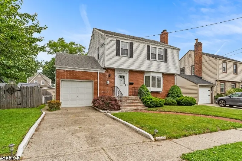 477 Grove St, Rahway, NJ 07065 - #3