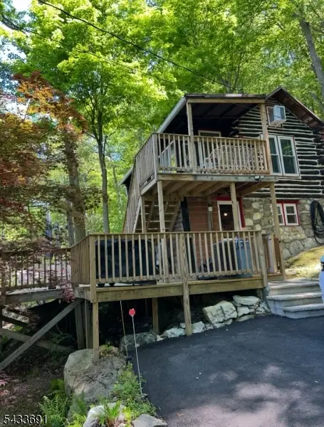 57 Lakeside Dr, Vernon, NJ 07461 - #2