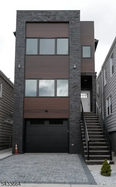 109 N 2nd St, Harrison Town, NJ 07029