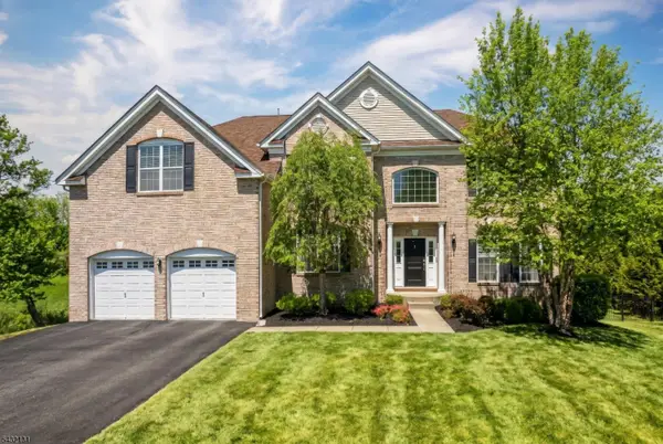 7 Heaton St, Mount Olive Twp., NJ 07828