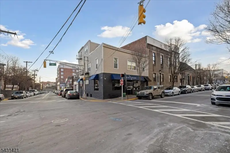 201 16th St, Union City, NJ 07087 - #3