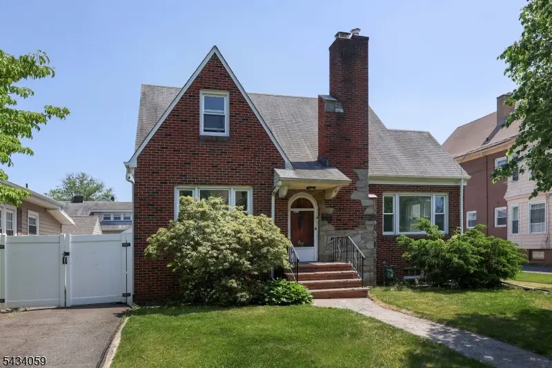 617 Bryant St, Rahway, NJ 07065 - #1