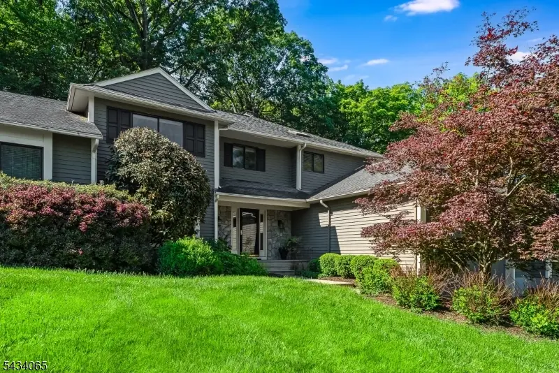 22 Hunters Cir, Tewksbury, NJ 08833 - #1
