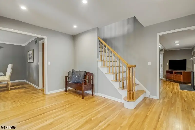 22 Hunters Cir, Tewksbury, NJ 08833 - #3