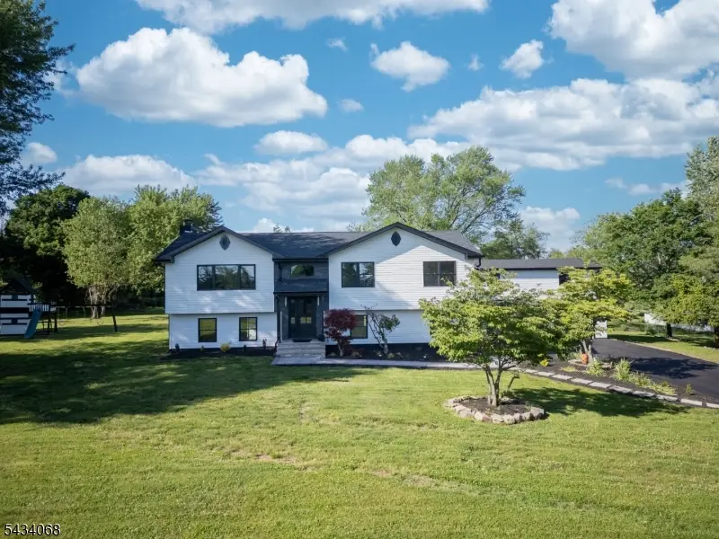 121 Fairview Dr, Neshanic Station, NJ 08853 - #2