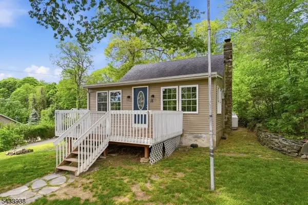 16 Morsemere Rd, West Milford Twp., NJ 07480