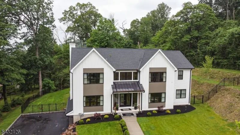 49 Upper Dr, Watchung, NJ 07069 - #2