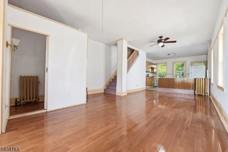 55 Thompson St, Raritan, NJ 08869 - #3