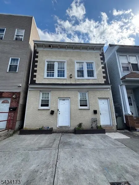 233 Rhode Island Ave, East Orange City, NJ 07018