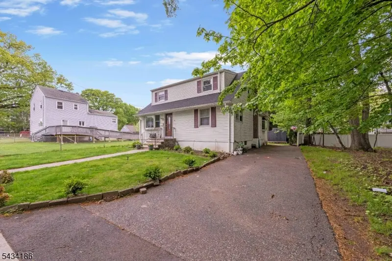 73 Davis Dr, Bergenfield, NJ 07621 - #2