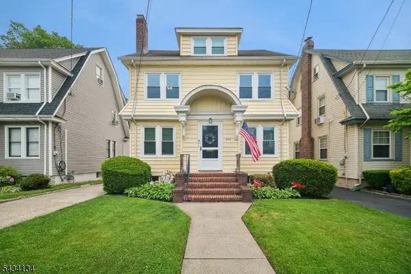 223-225 Keats Ave, Elizabeth City, NJ 07208