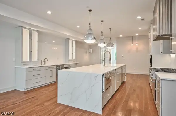 37 Ferry St, Lambertville City, NJ 08530