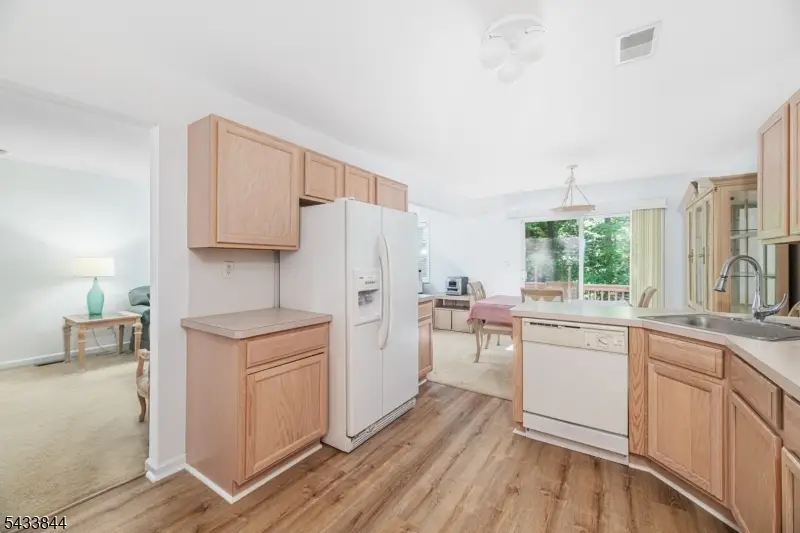 19 Sweetwater Ln, Hardyston, NJ 07419 - #3