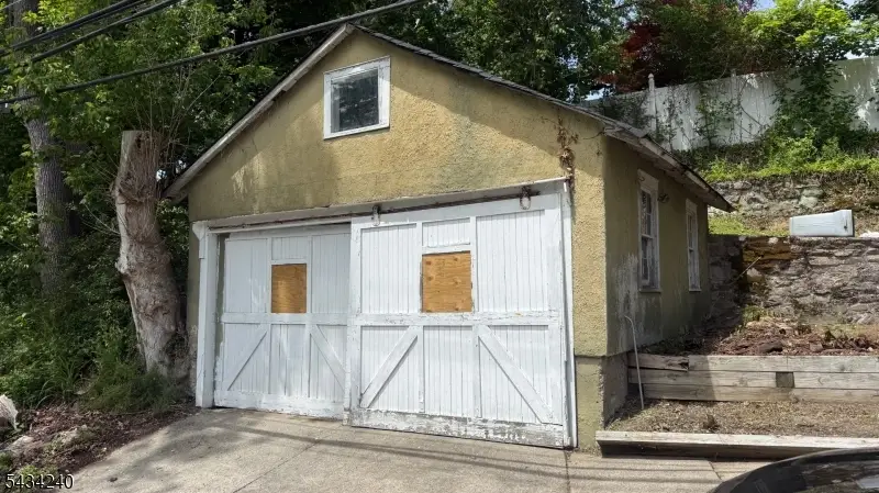 62 Madison St, Newton, NJ 07860 - #3
