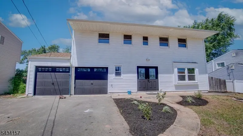 14 Surrey Rd, Franklin, NJ 08873 - #1
