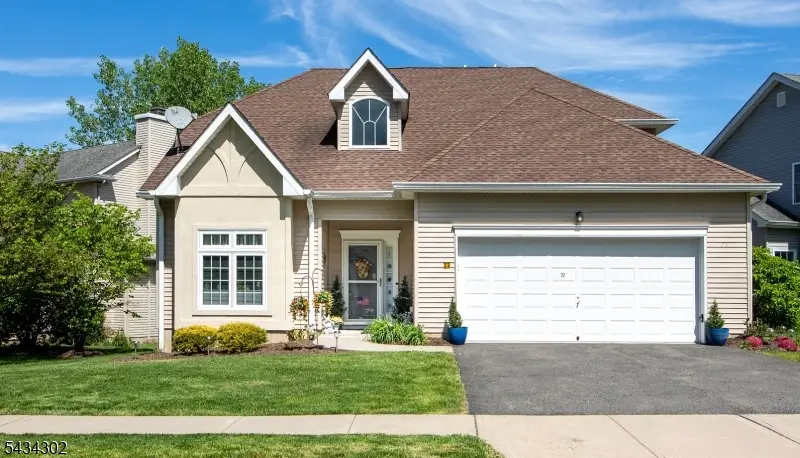 22 Bluffs Ct, Hamburg, NJ 07419 - #1