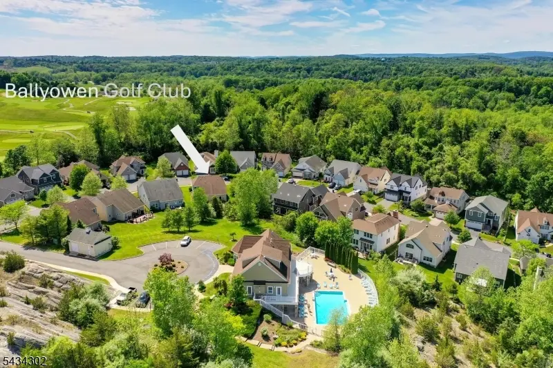 22 Bluffs Ct, Hamburg, NJ 07419 - #3