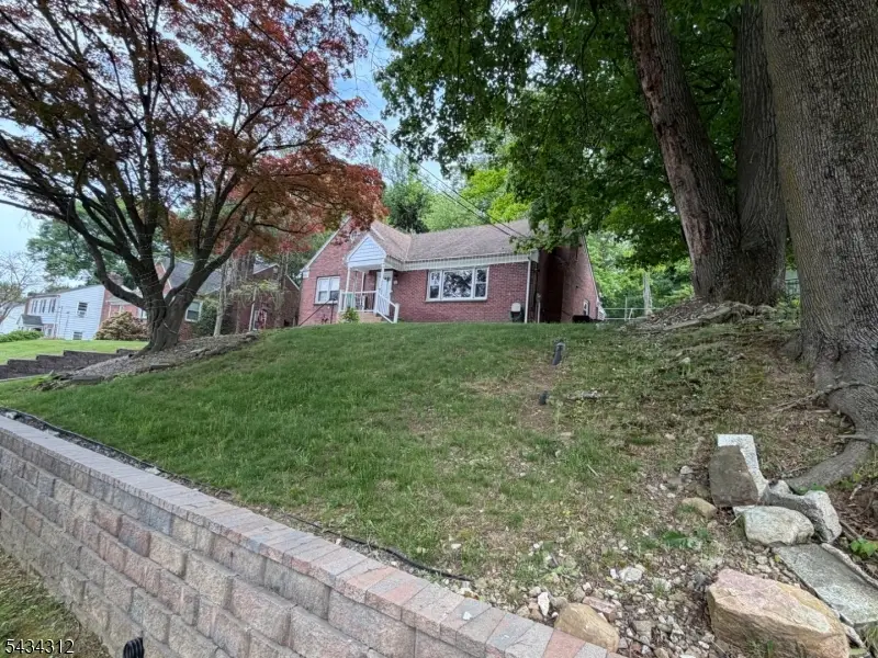 114 Sussex Ave, Morristown, NJ 07960 - #1