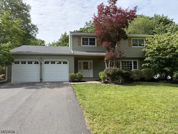 8 Liberty Ln, Franklin Twp., NJ 08873