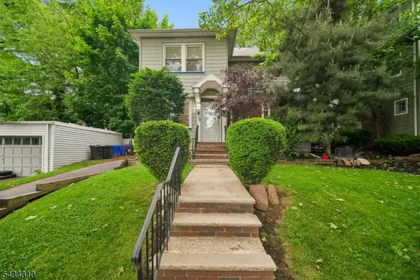 210 Hillside Rd, Elizabeth City, NJ 07208