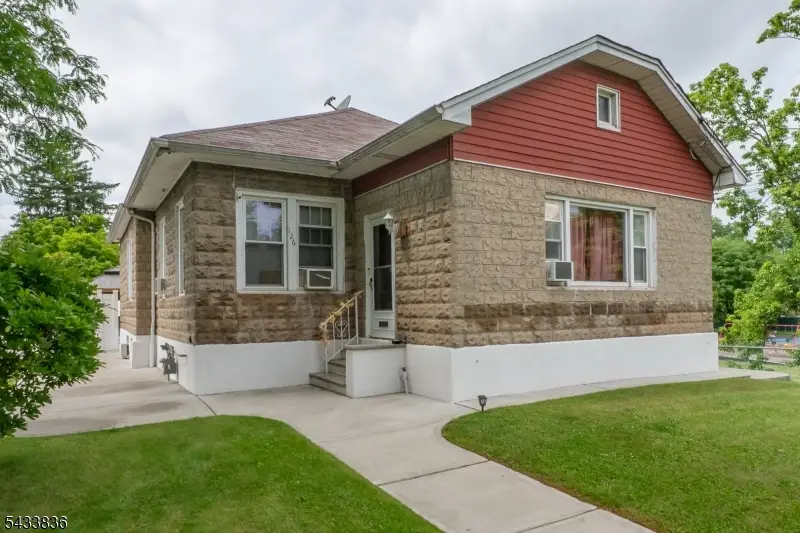 126 W Curtis St, Linden, NJ 07036 - #1