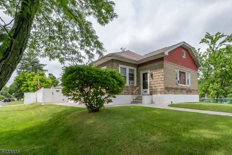 126 W Curtis St, Linden, NJ 07036 - #2