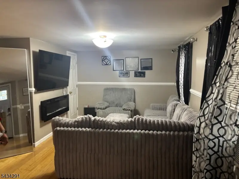 39 Jacob St, Newark, NJ 07103 - #3