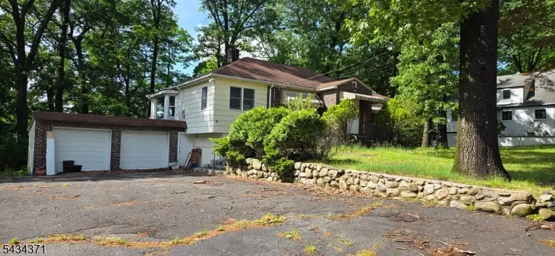 455 Manchester Ave, North Haledon, NJ 07508 - #1
