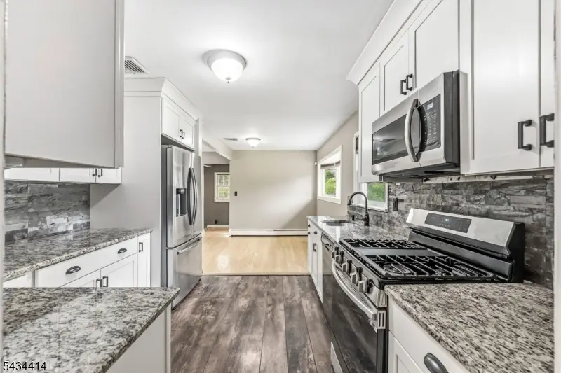 128 Upper High Crest Dr, Macopin, NJ 07480 - #3