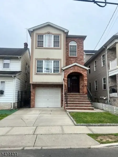 846 Garden St, Elizabeth City, NJ 07202