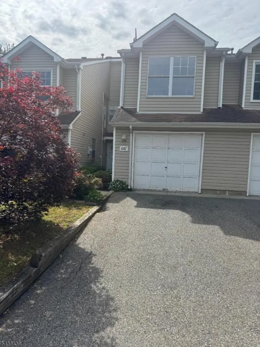 1087 Oakcroft Ln, Franklin, NJ 08873 - #1