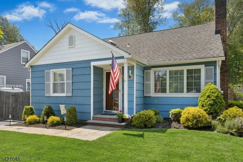 28 Janeway Place, Morris Plains, NJ 07950 - #3