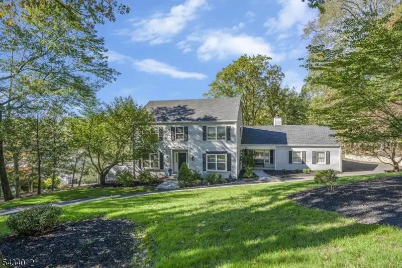 8 Deerwood Trl, Warren, NJ 07059 - #1