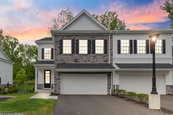 18 Mccluskey Pl, Morris Plains Boro, NJ 07950